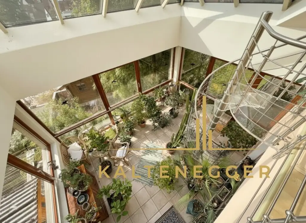 Klosterneuburg: Großzügiges Anwesen mit 2 Wohneinheiten, Indoorpool und 3.606 m² Grundstück