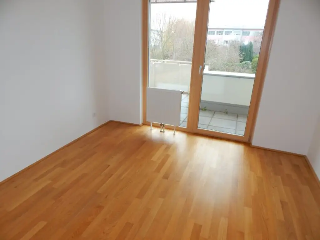 "PROVISIONSFREI" Helle und ruhige 3 Zimmer Terrassenwohnung mit Tiefgaragenplatz