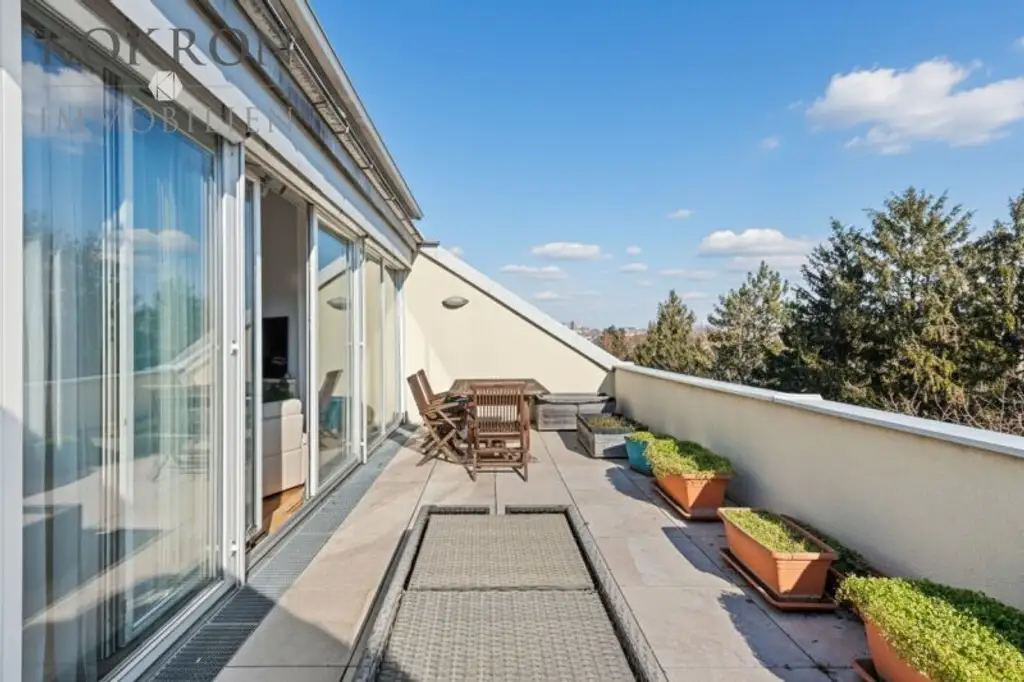 Maisonette aus 2 zusammengelegten Wohnungen mit Tiergartenblick + 2 Garagenplätze