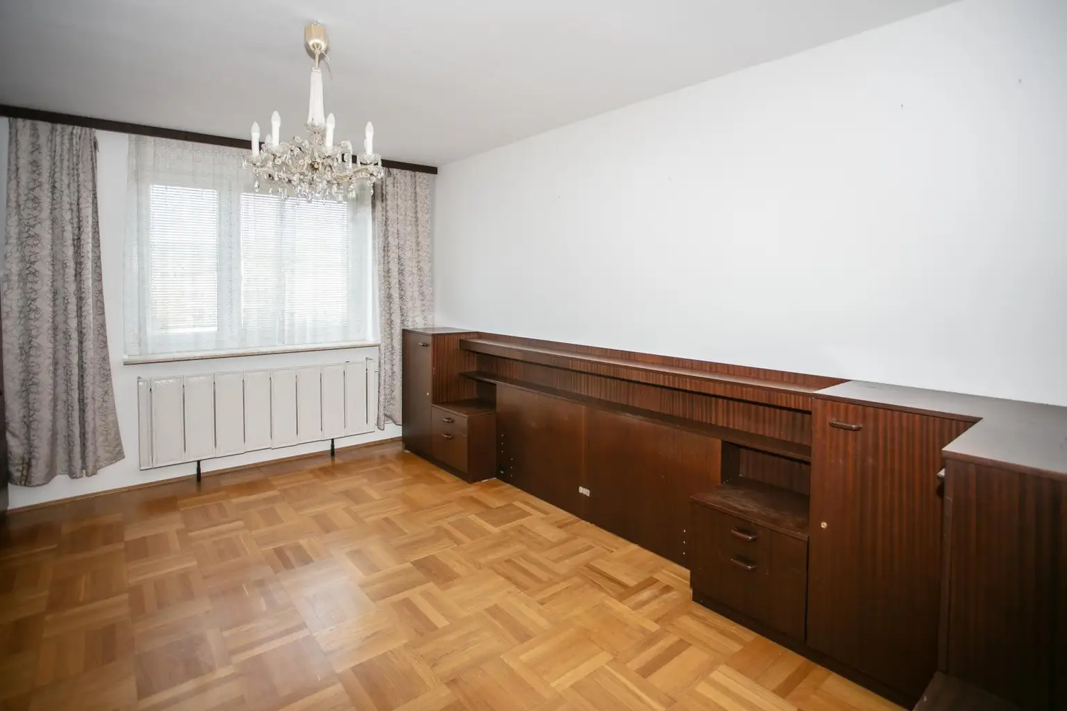 Schlafzimmer Ansicht 1
