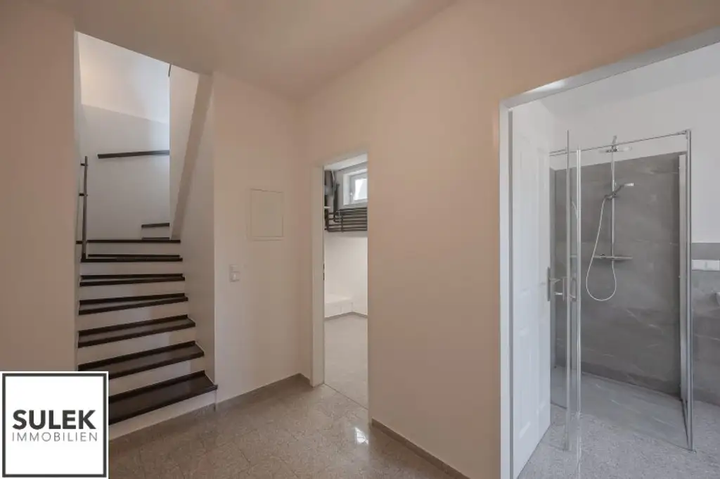 Einfamilienhaus in absoluter Traumlage am Schafberg // Dachterrasse mit Weitblick über die Stadt!