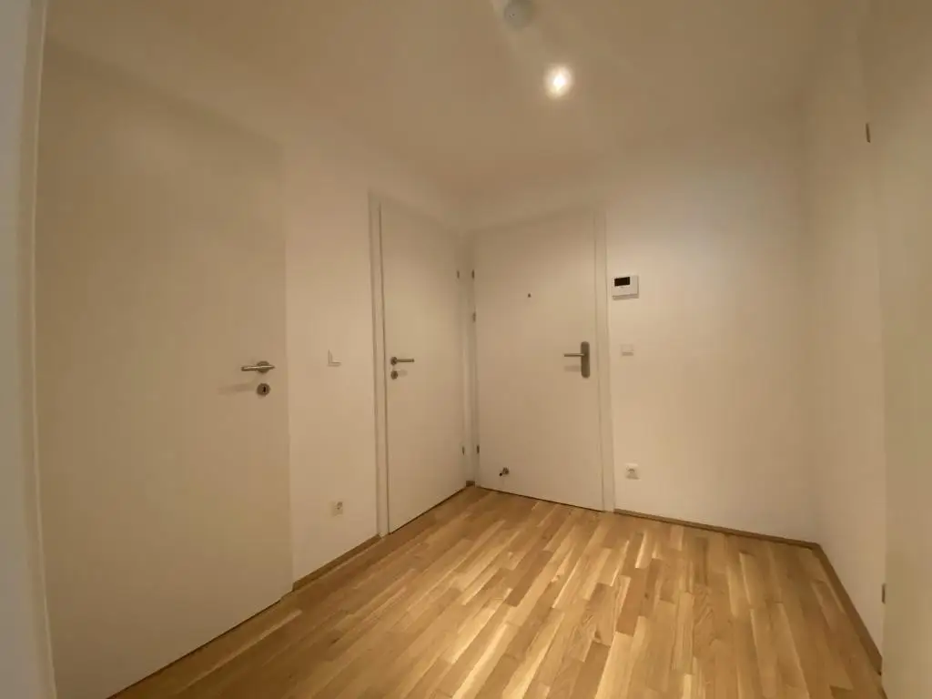 Moderne Terrassenwohnung mit kl. Garten - U6 Nähe!!