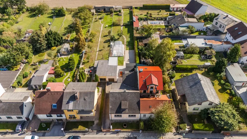 "Charmantes Haus, sanieren und dabei neu gestalten, mit großem Garten"