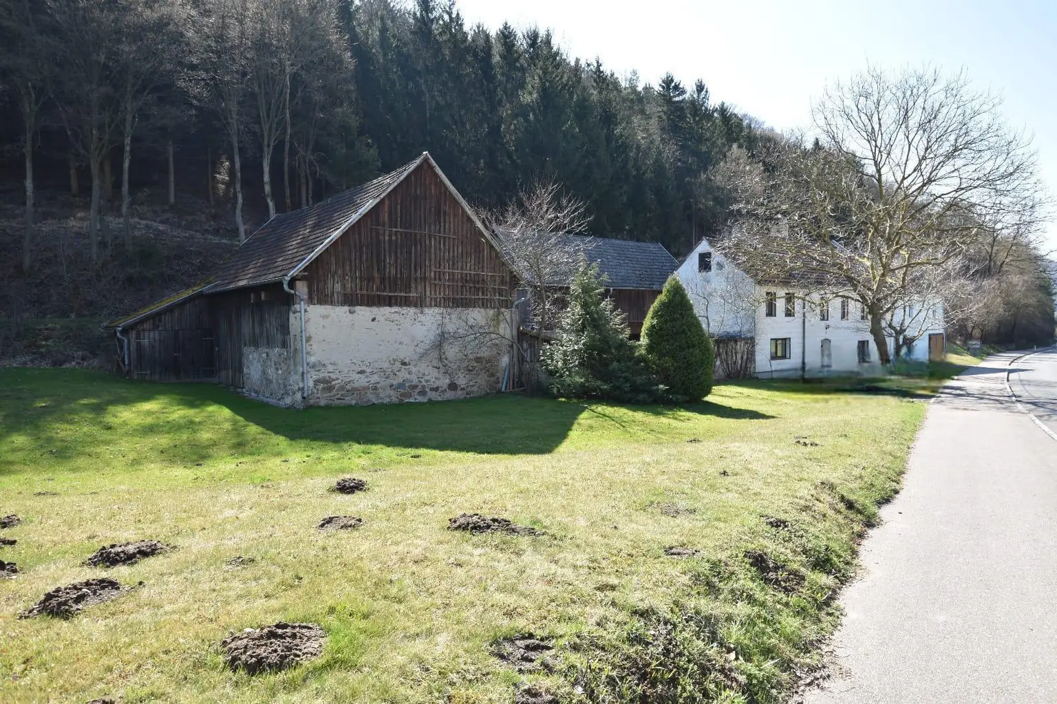 Haus mit Geräteschuppen