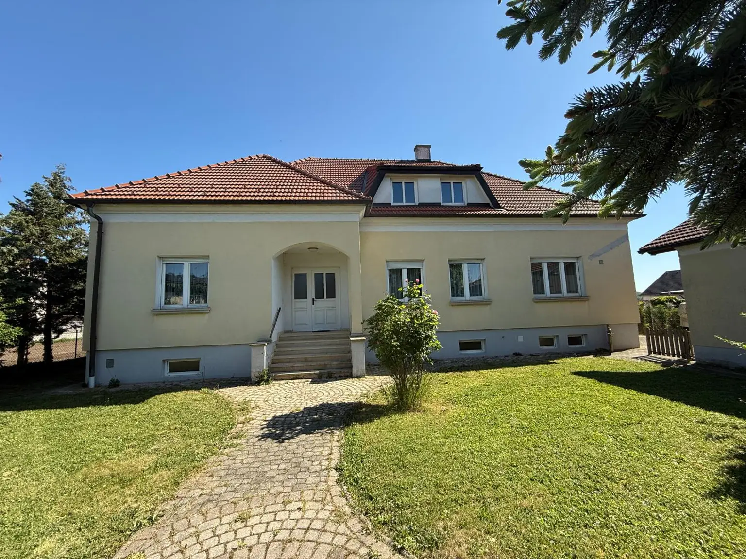 Ansicht von der Strasse
