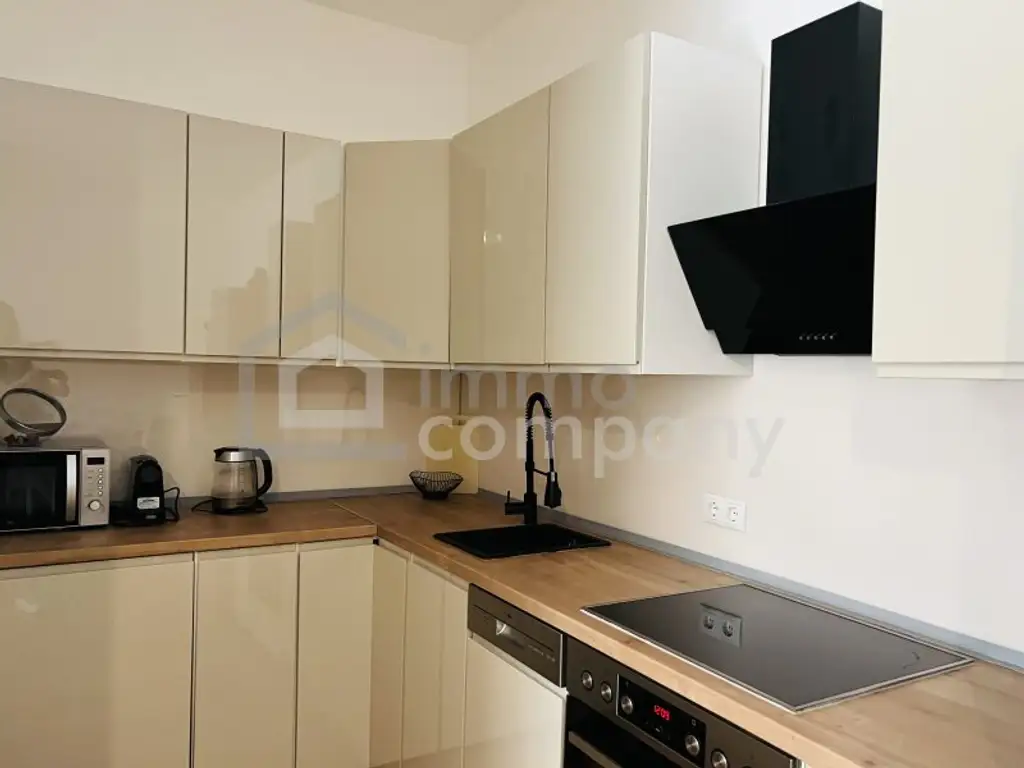 Perfekte Wohnung mit eigenem Garten und Terrasse! 15. Bezirk. U3 und U6!