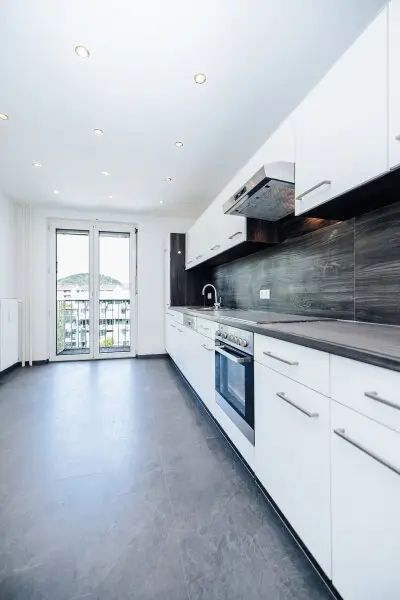 KEINE PROVISON I SONNIGE LOGGIA I KOMPLETT ERNEUERT I 3-ZIMMER-DOMIZIL I BESTE LAGE BEIM LEND I HELL & LUFTIG I RUHIGES WOHNEN I TIERFREUNDLICHES ZUHAUSE I PROJEKT WOHNEN I