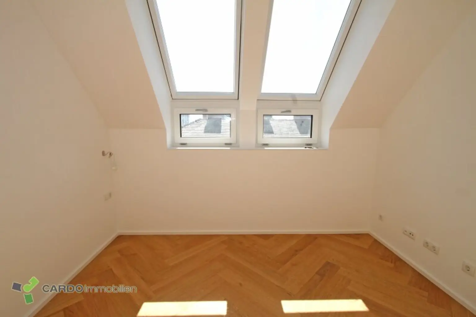 Exklusive Dachgeschosswohnungen mit Außenflächen in einem schönen Altbau