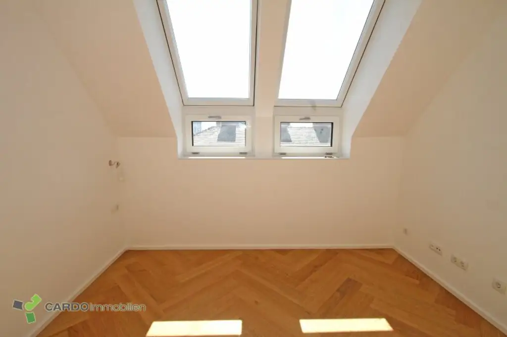 Exklusive Dachgeschosswohnungen mit Außenflächen in einem schönen Altbau