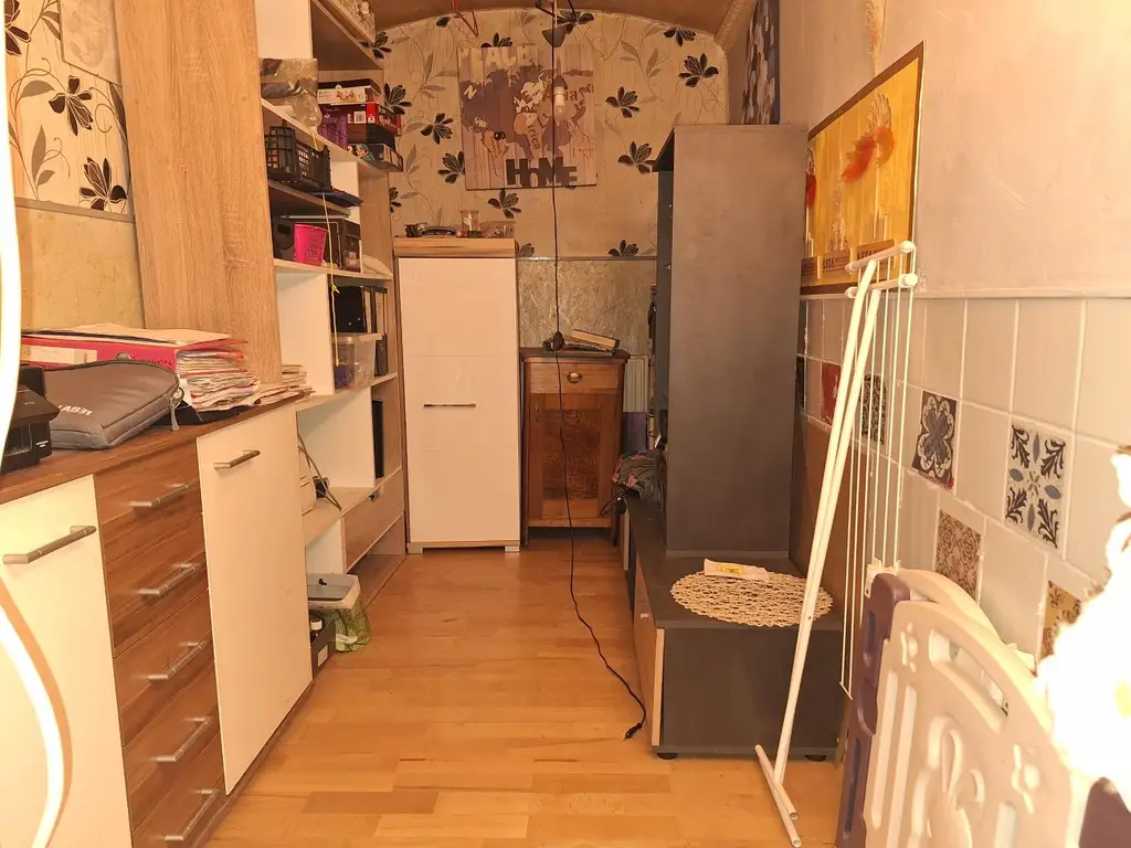 Villa Kunterbunt für Heimwerker / interessantes, kreatives und fröhliches Einfamilienhaus mit 5 Zimmern in ruhiger Seitengasse.