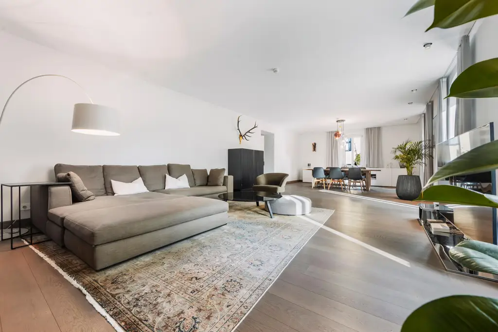 Einzigartig! Wunderschöne Designer-Wohnung mit Baurecht