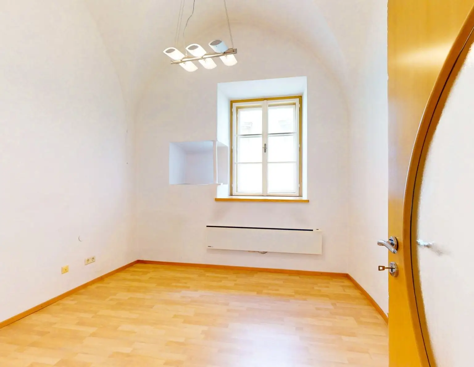 Büro mit Stil & Substanz: Alter Platz 1 - für Ordination, Notar, Makler oder Kanzlei