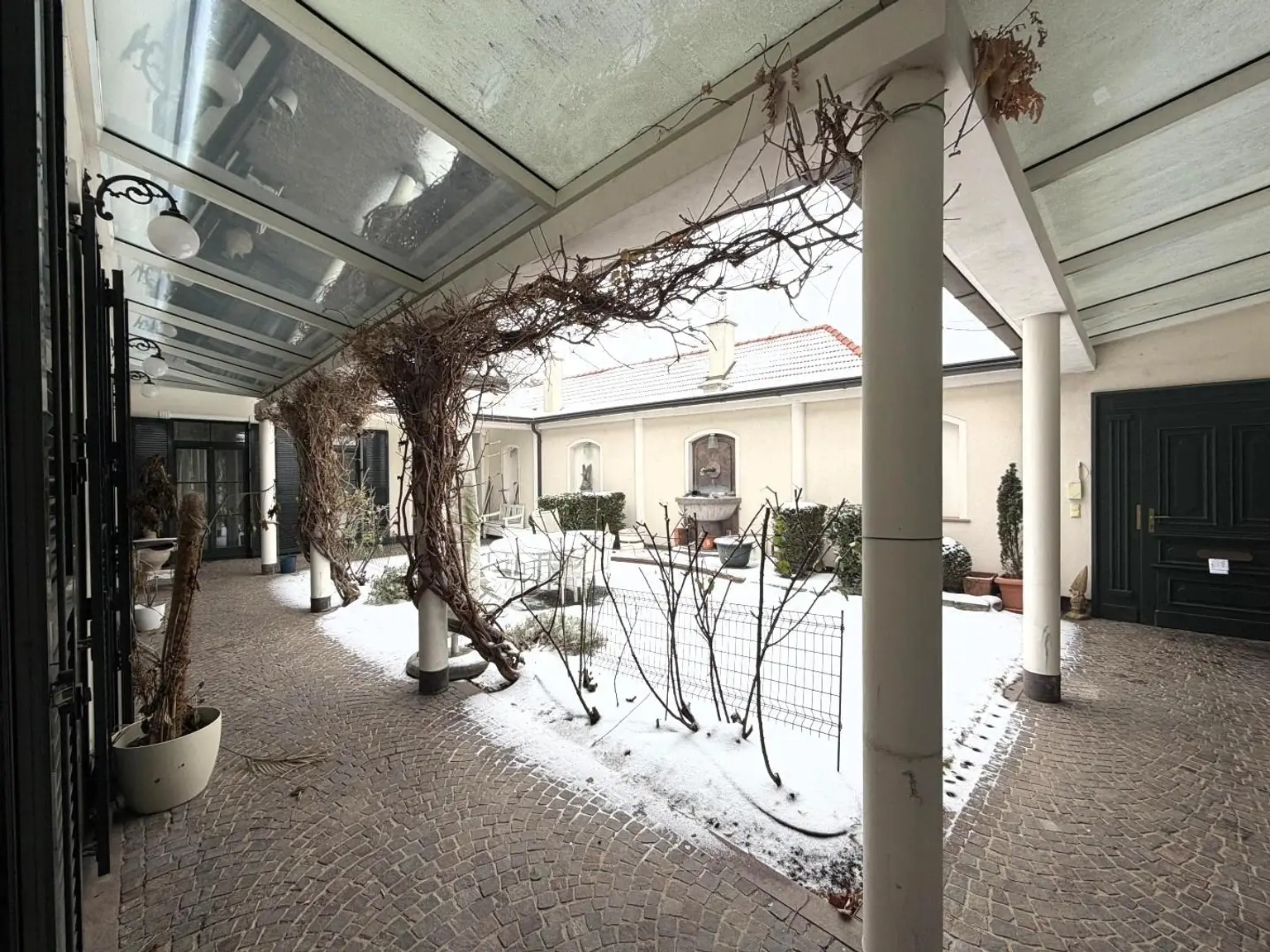 Innenhof / Eingang in die Liegenschaft