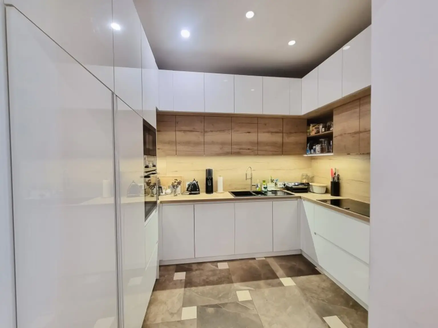 Designerwohnung mit 4 Zimmern und separater Küche – exklusive Altbau-Residenz mit Wiener Charme