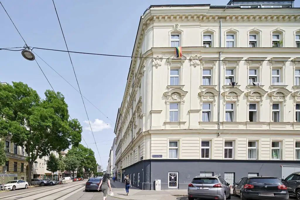 Befristet vermietete 3-Zimmer-Wohnung im sanierten Altbau.