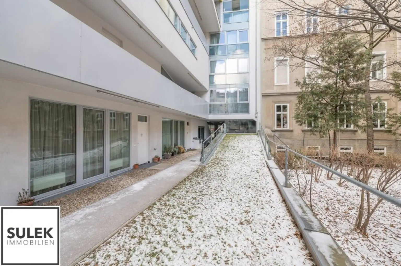 Gemütliche, ruhige 2-Zimmer Neubauwohnung mit Innenhof-Terrasse in beliebter Lage -nähe zur U6 & Mariahilfer Straße!