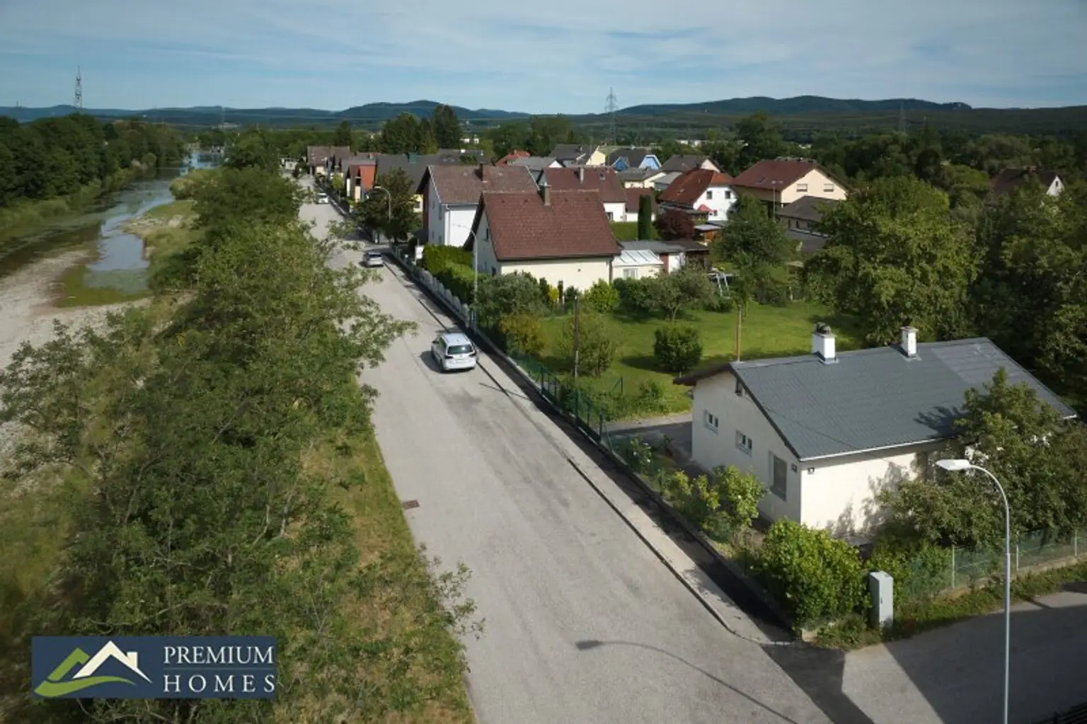 NEUNKIRCHEN - Ferienhaus mit großem Garten - Zufahrt