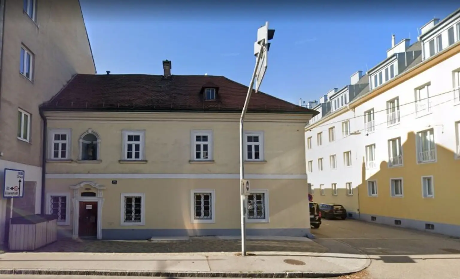 Altbauwohnung im EG in Zentrum Wiener Neustadt zu VERMIETEN - zum KAUF möglich