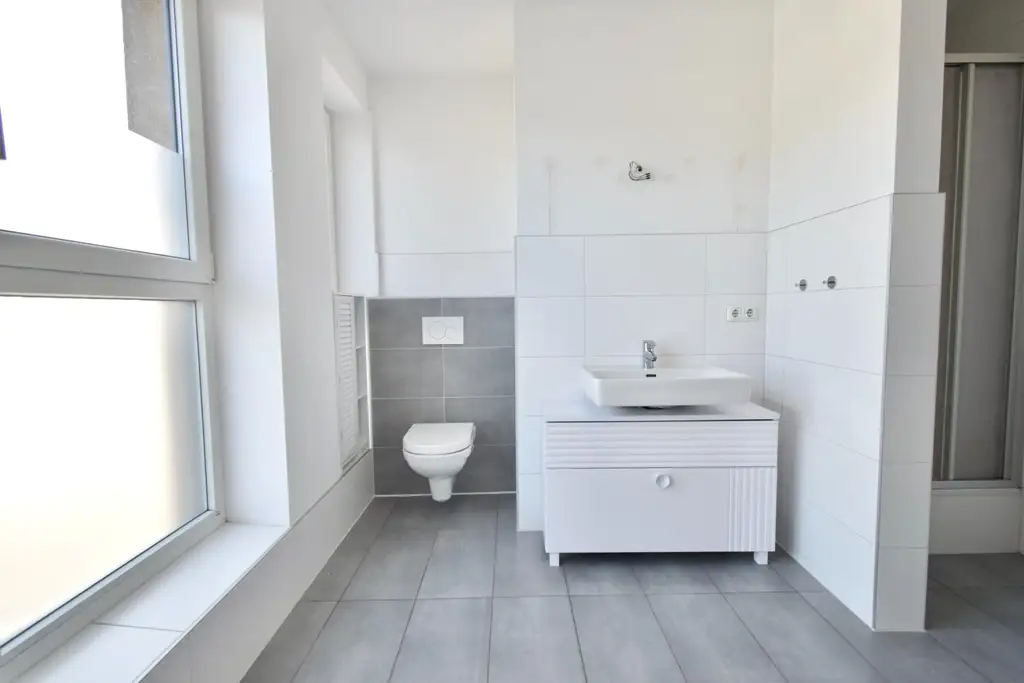 Barrierefreie Eigentumswohnung mit Küche und Tiefgaragenstellplatz im Zentrum von Steyr!