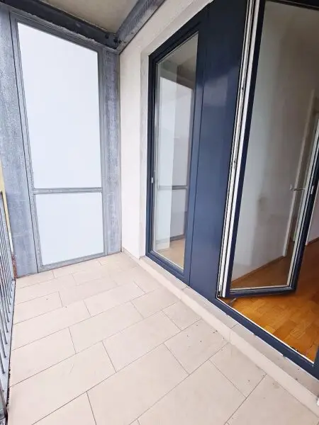HUMBOLDTGASSE, U1 NÄHE, 76 m2 Neubau inkl. 4 m2 Loggia, Wohnküche, 2 Zimmer, Parketten, Wannenbad, 2. Liftstock