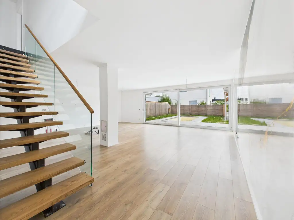 Modernes Wohnen auf höchstem Niveau: Erstbezug mit Smart Home, Salzwasserpool & 149 m² Wohnfläche in Wels-West