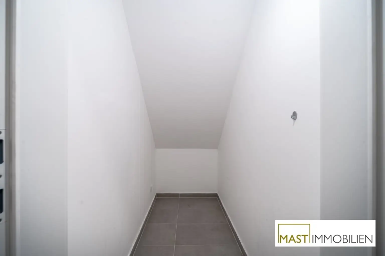 Frisch verfügbar: 3-Zimmer-Wohntraum mit Balkon in Breitenlee