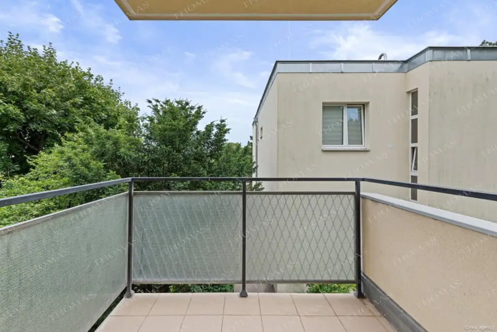 Komplett sanierte 2-Zimmer-Wohnung mit Loggia