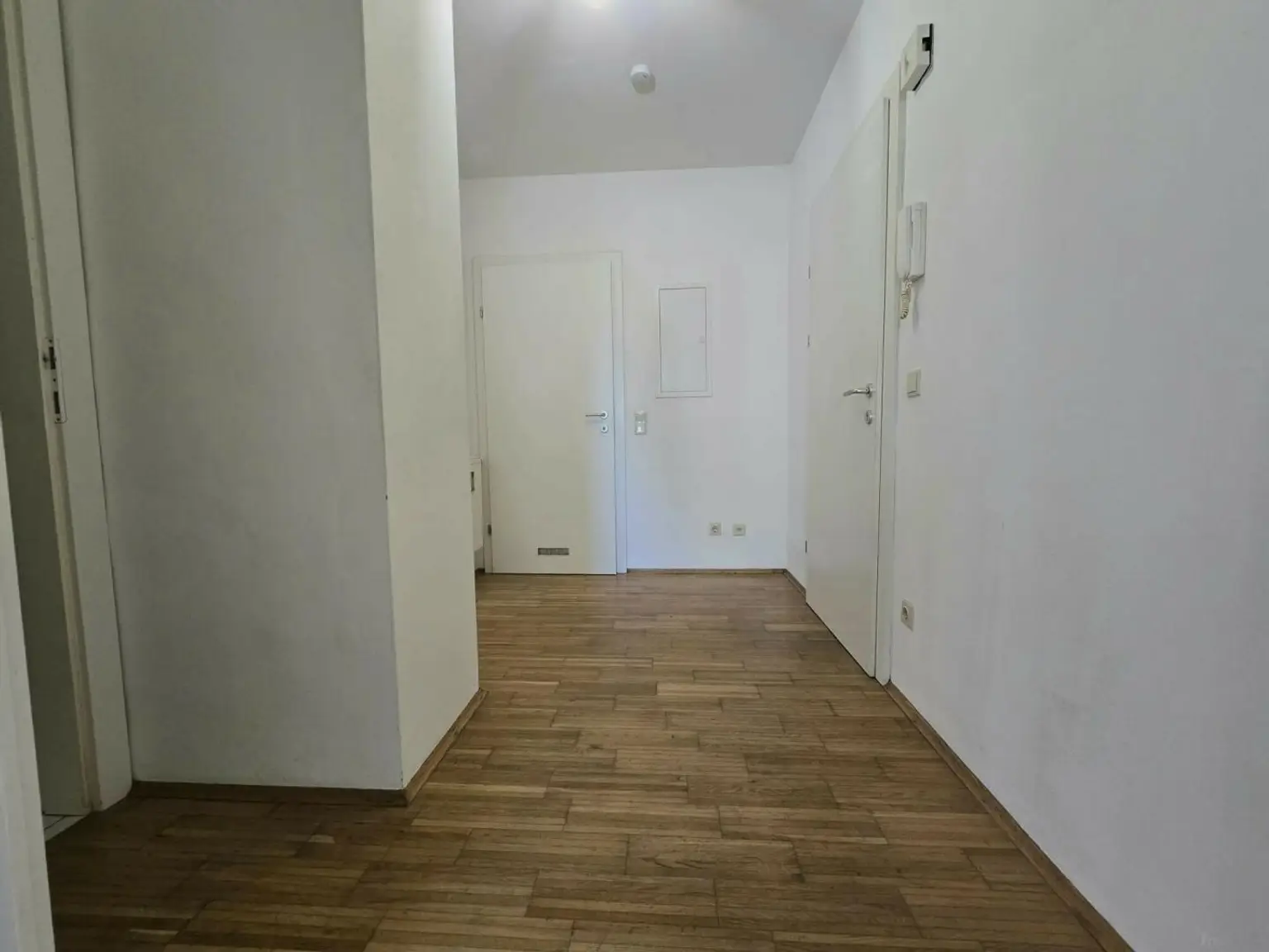 Helle 2 Zimmer Wohnung mit Parkplatz TU/UNI GRAZ Innenstadt- Nähe - ab sofort!