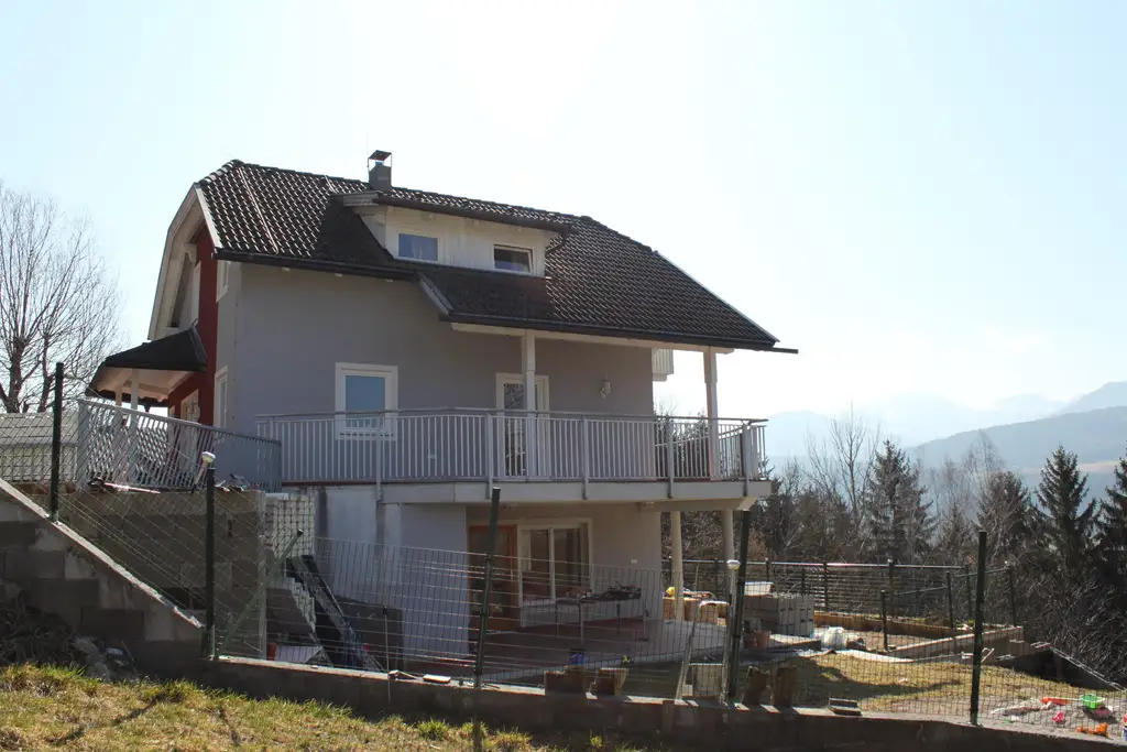 Wohnhaus mit Panoramablick & Entwicklungspotenzial nahe Spittal an der Drau – sonnige Ruhelage