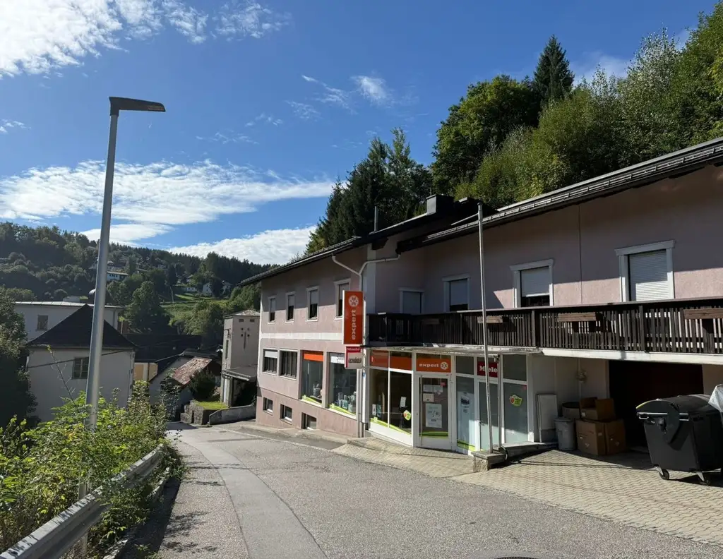 Ertragsliegenschaft gemischt mit Gewerbe und Wohnungseigentum - RENDITE 8,8 %