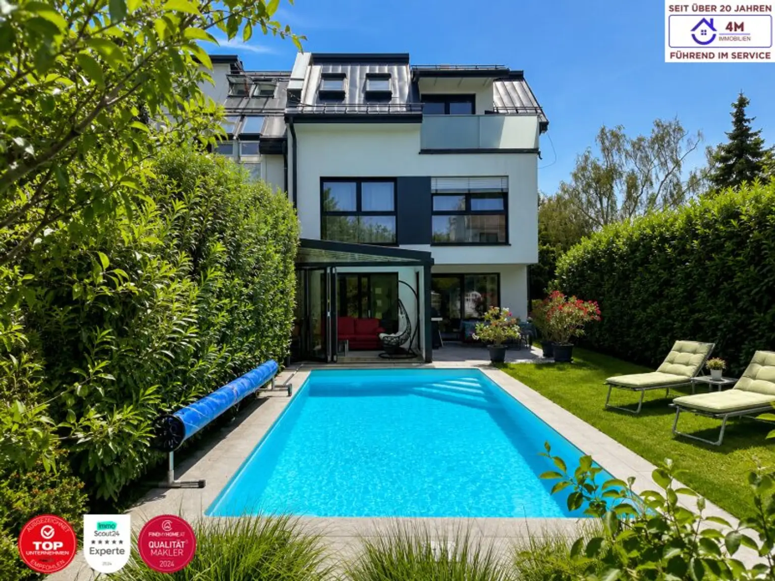 Gartenansicht mit Pool