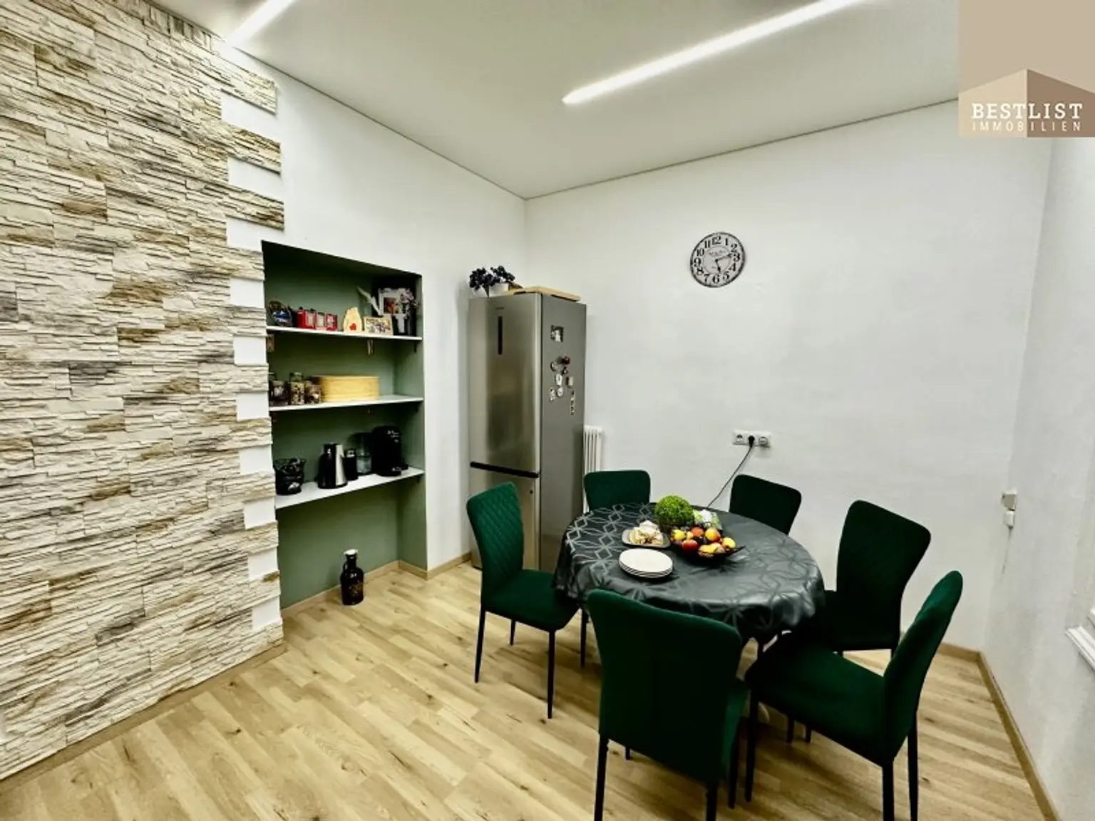 Zinshaus in Baden: 346 m², gepflegt, top Rendite für 550.000 €!