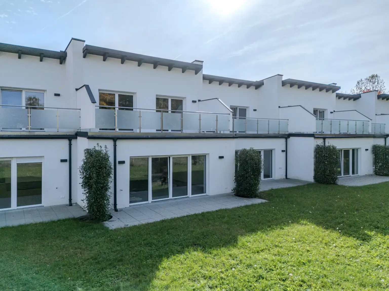 Herbstaktion: Modernes Mittelreihenhaus mit Burgblick