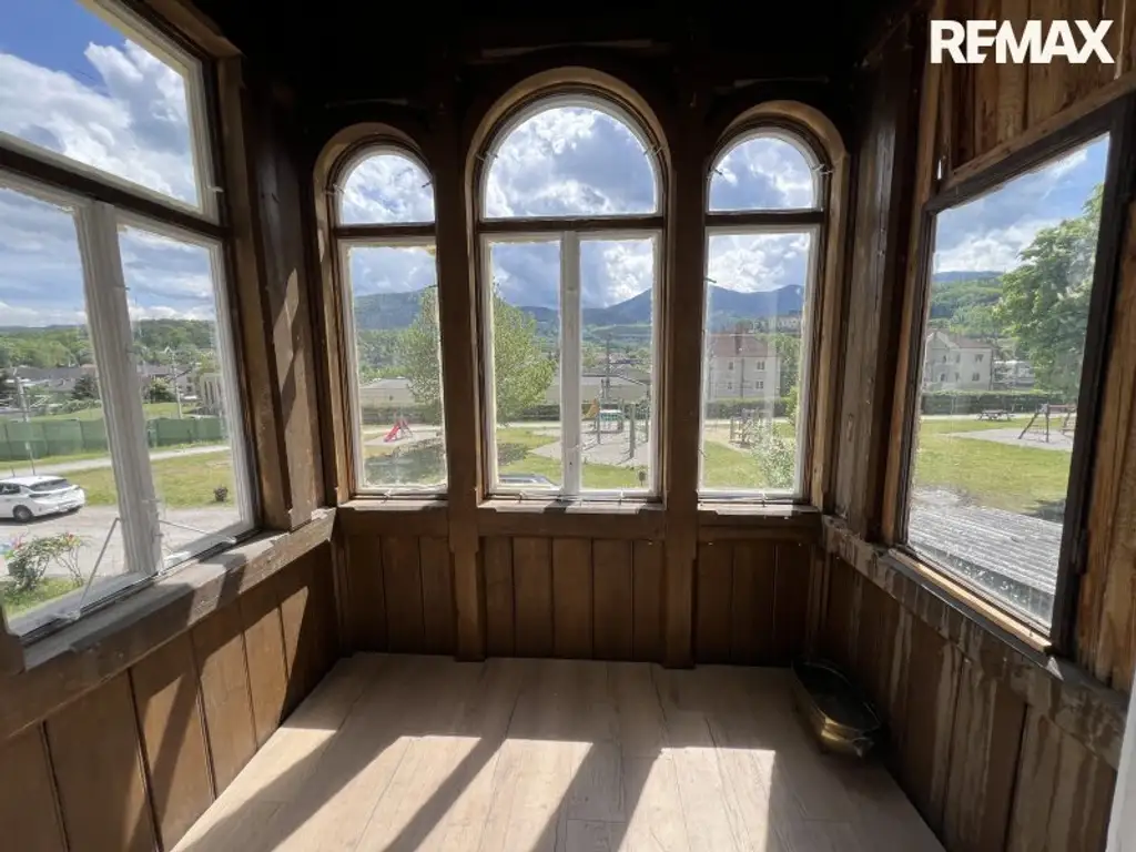 Schlossblick! Charmantes Einfamilienhaus in Gloggnitz am Silbersberg!!