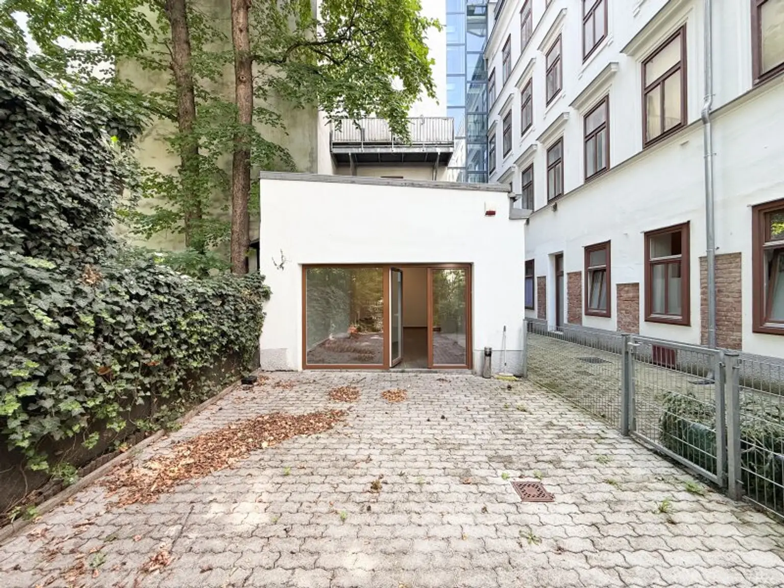 Geschäftslokal mit Eigengarten in 1070 Wien zu verkaufen