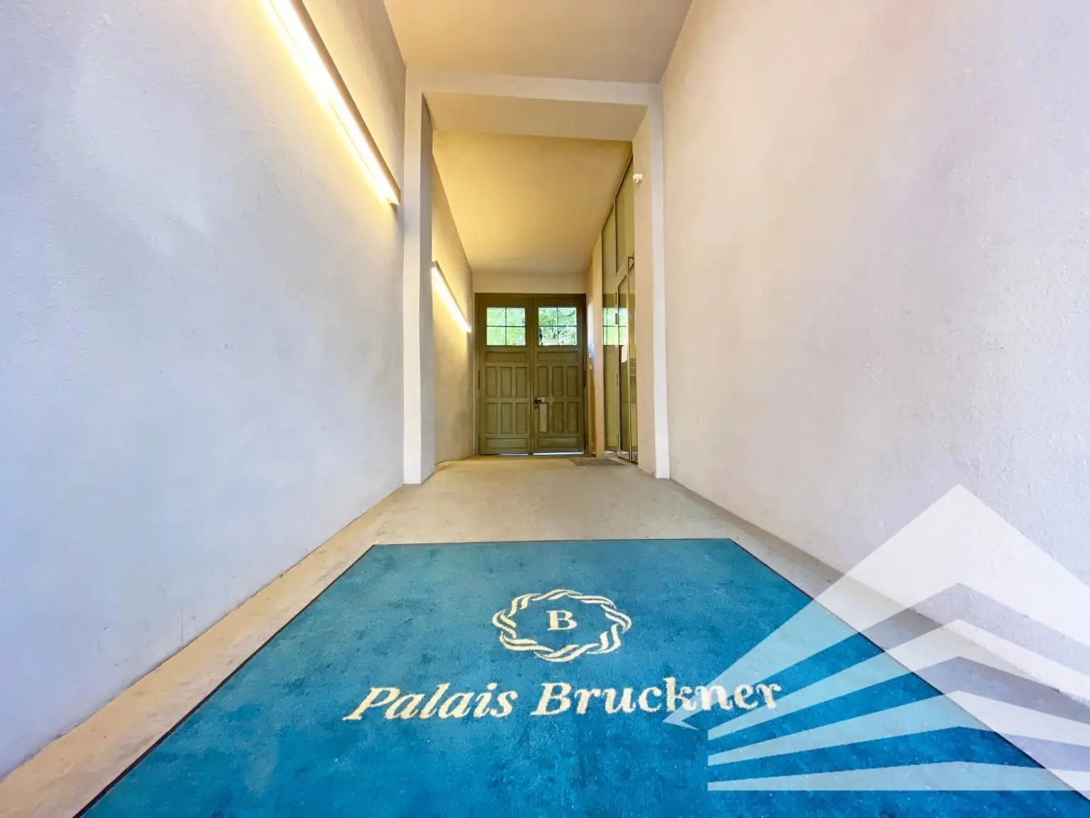 ***Einzigartiges Design-Penthouse im Palais Bruckner*** | 360° Tour online!