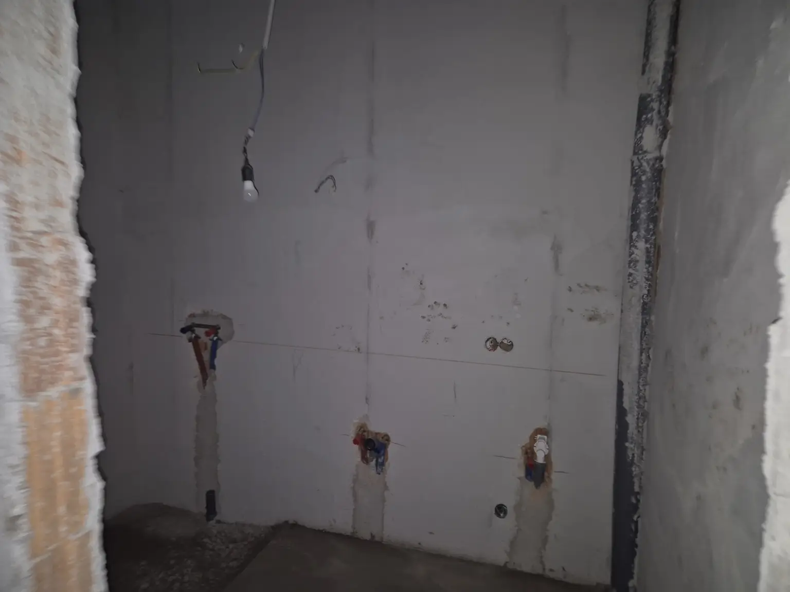 Badezimmer Rohzustand Mai 2026