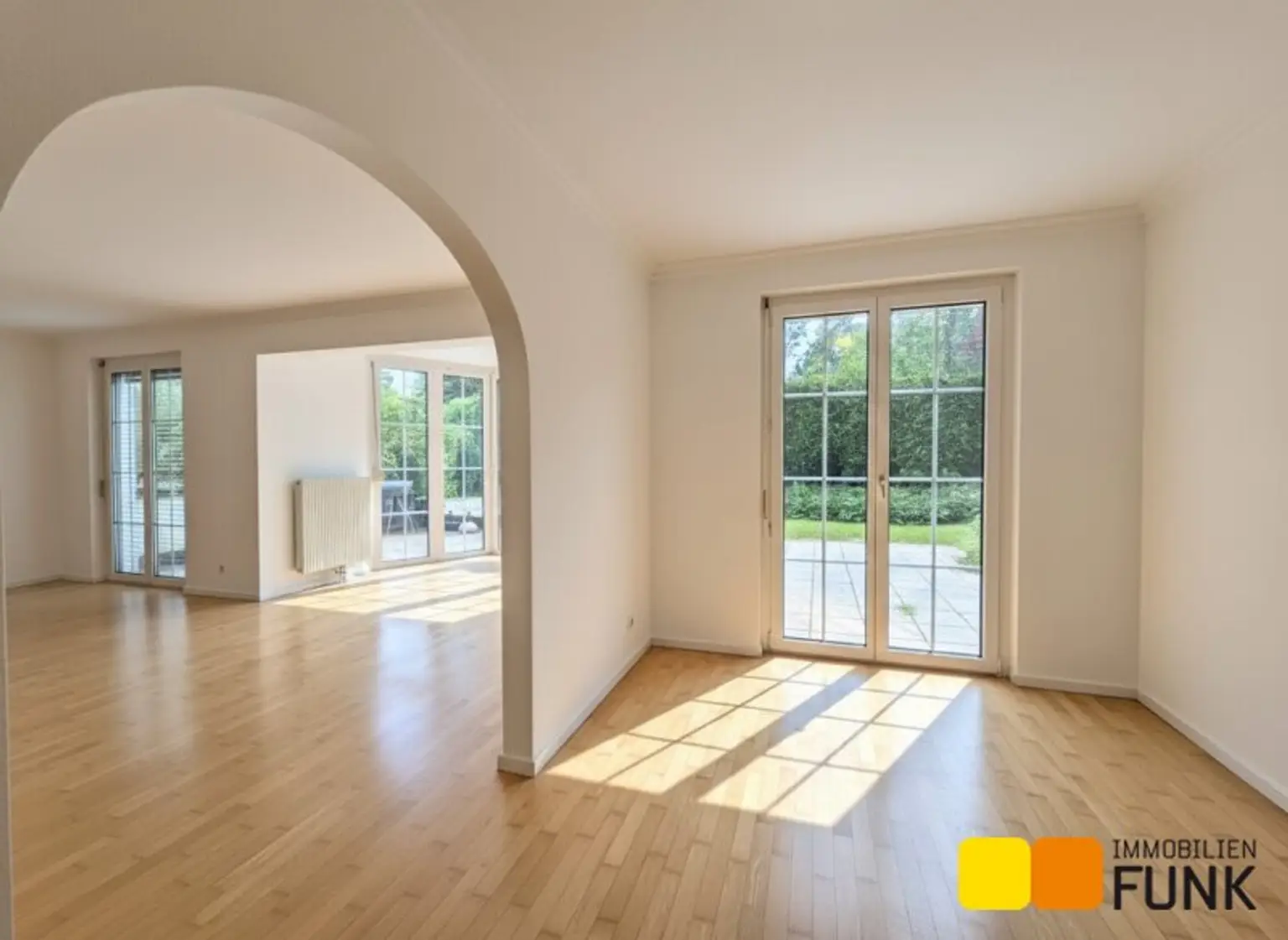 5-Zimmer Gartenwohnung mit 2-Zimmer-Einliegerwohnung