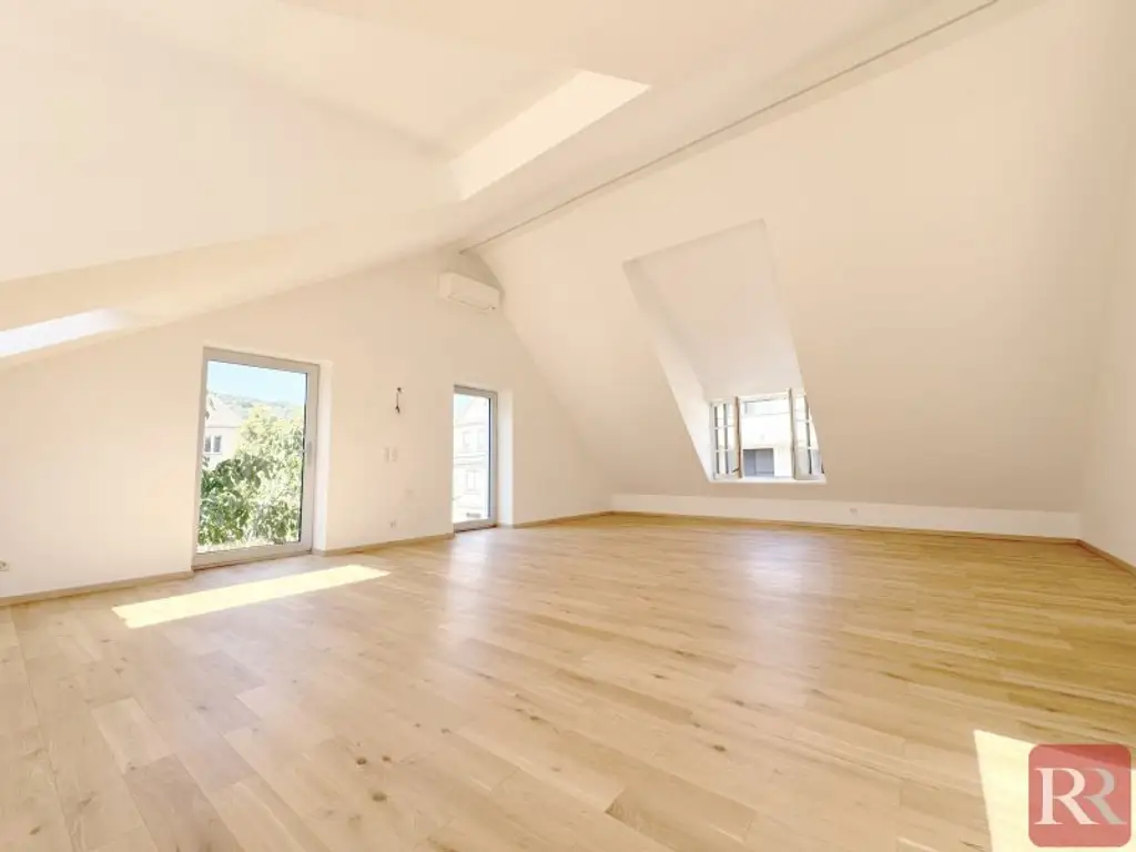Moderne Dachgeschosswohnung mit hochwertiger Ausstattung und zentraler Lage