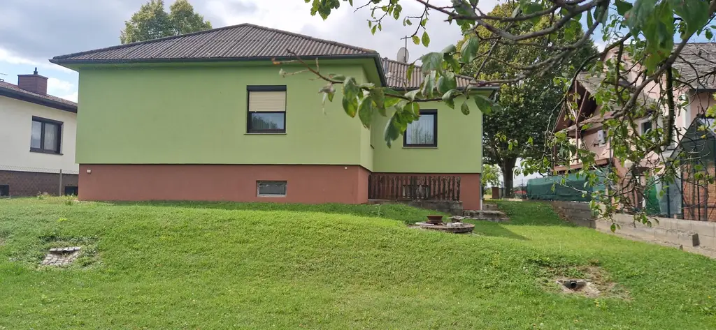 Charmantes Einfamilienhaus mit großem Garten und Potenzial
