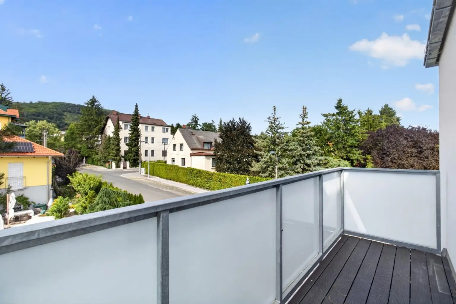 M | THE GREEN 15 ++  ZWEI ZIMMER mit BALKON im DG | Prima Service Immobilien
