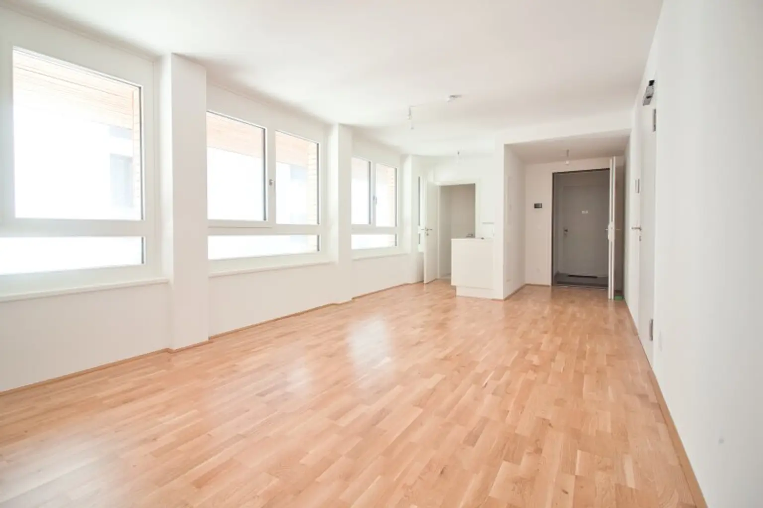 Wohnen trifft Arbeiten – 2,5-Zimmer-Wohnung mit Balkon & angrenzendem Büro mit separatem Zugang