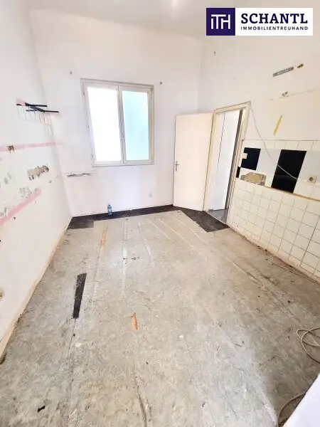 Das Haus trägt Smoking, die Wohnung wartet noch auf ihr Kleid! Renovierungsbedürftige Altbauwohnung mit toller Raumaufteilung + Traumhaft schönes Haus + Perfekte Infrastruktur und Anbindung! Jetzt zugreifen!