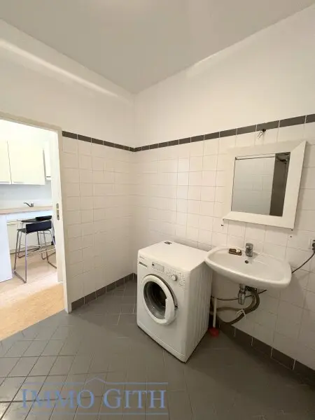UNBEFRISTETE, GEPFLEGTE 1,5 ZIMMER-WOHNUNG MIT GEMEINSCHAFTSTERRASSE ZU MIETEN!