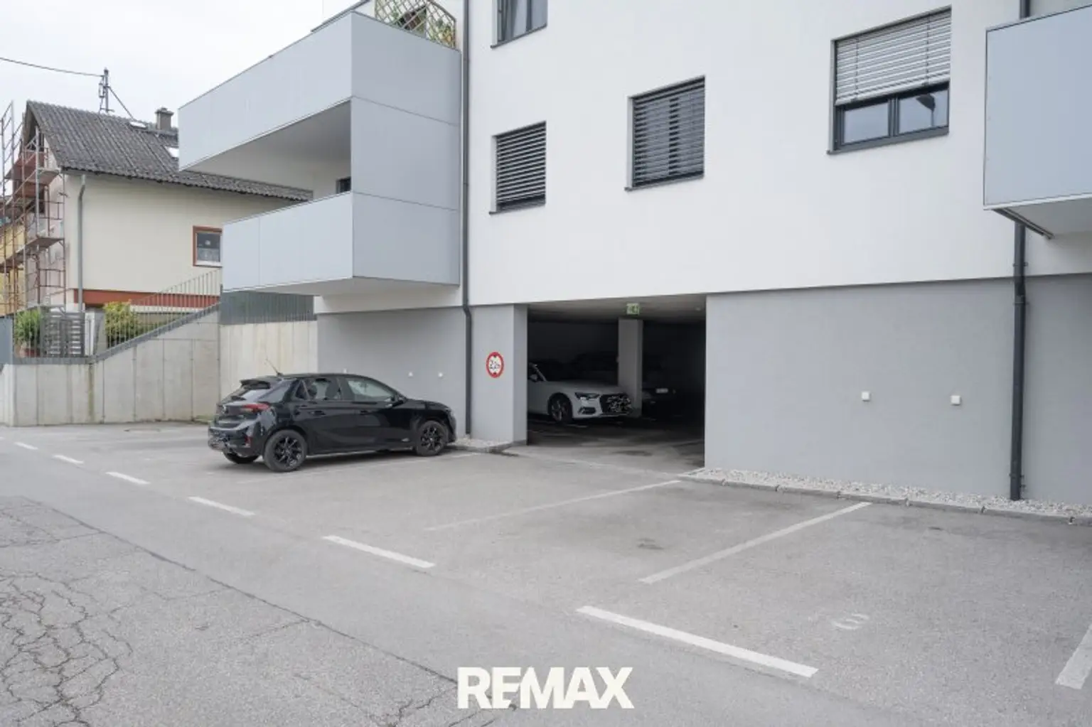 KFZ-Stellplatz Nr. 14 im Freien