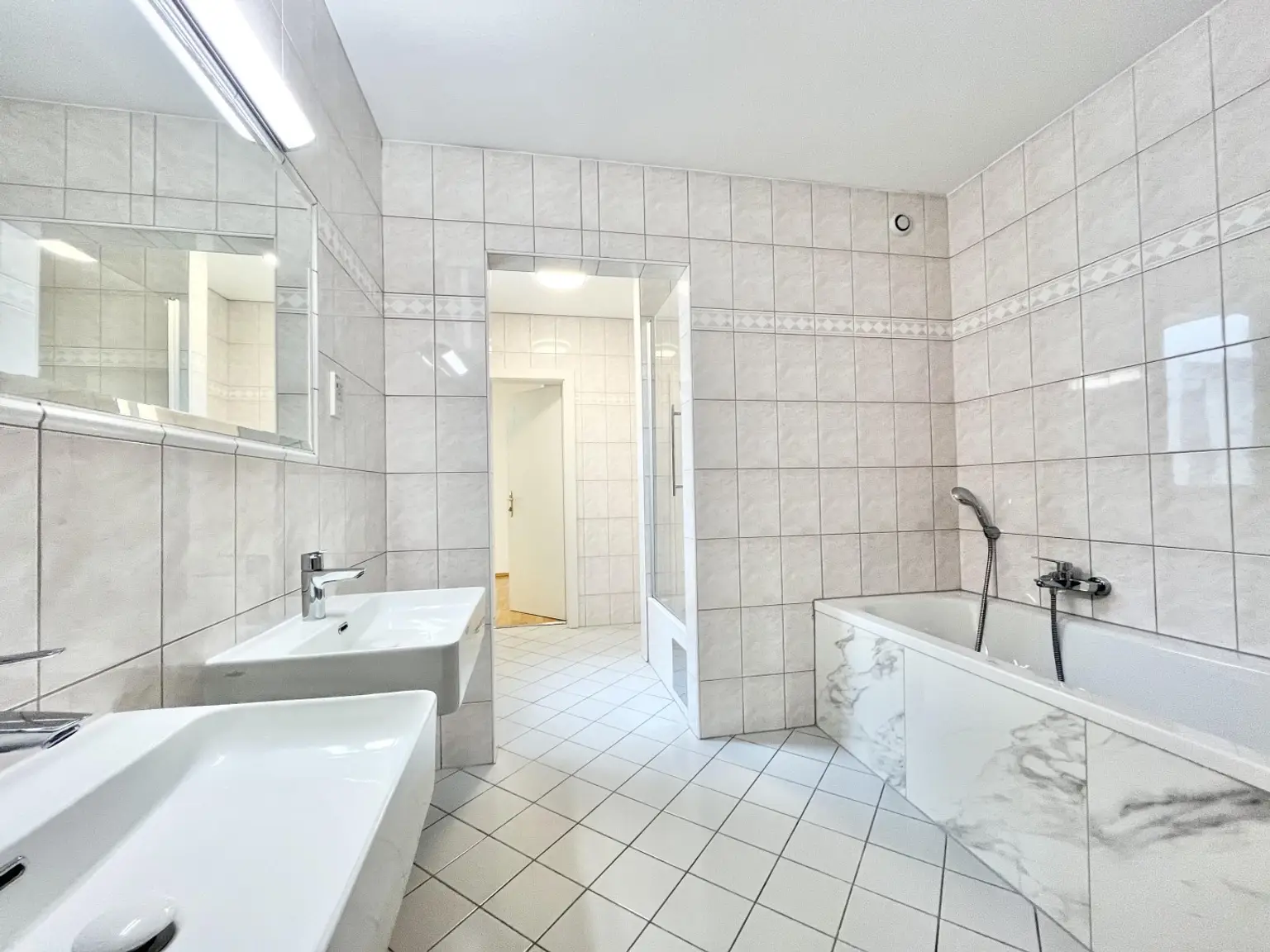 Exklusive Dachgeschosswohnung zwischen Schloss Hetzendorf und Schloss Schönbrunn