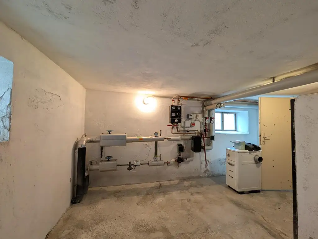 Liebevoll saniertes Einfamilienhaus in Ruhelage m. Doppelgarage - wartet auf Ihren Einzug