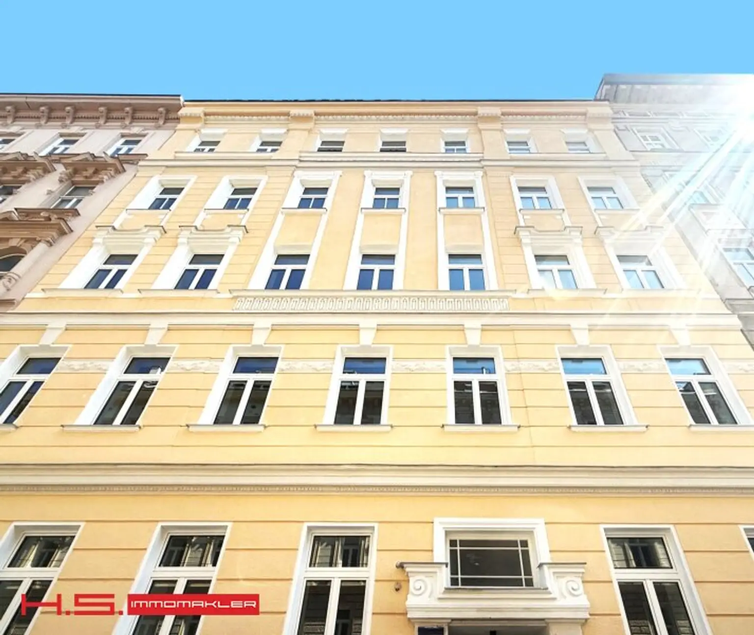 MITTEN IM SERVITENVIERTEL - STILERSTBEZÜGE  DER EXTRAKLASSE -  ALTBAUFLAIR AUF HIGH END NIVEAU - GENERALRENOVIERTES STILHAUS