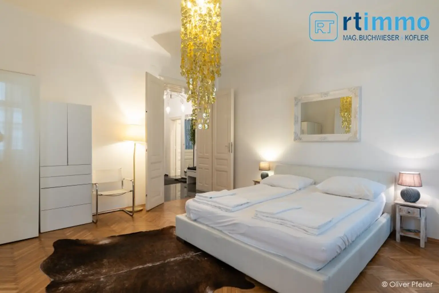 IHR NEUES ZUHAUSE WARTET: ELEGANT EINGERICHTETE ALTBAUWOHNUNG