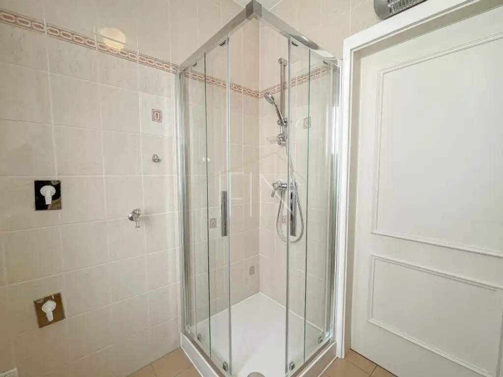 Schöne 2-Zimmer-Wohnung mit Garage in U-Bahn Nähe